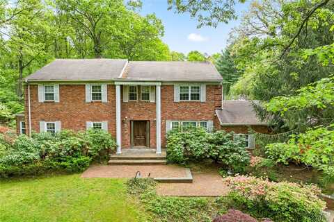 31 Wenwood Drive, Brookville, NY 11545