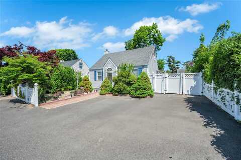 11 Campion Street, Brentwood, NY 11717
