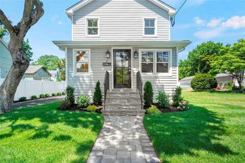 15 Tildean Lane, Bayville, NY 11709