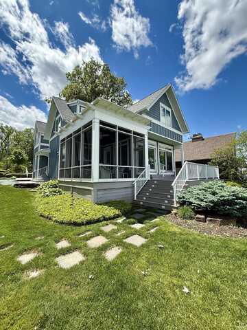 6138 E Elwood Street, Syracuse, IN 46567