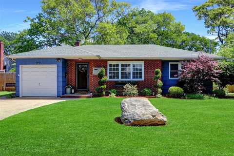 77 N Prospect Avenue, Patchogue, NY 11772