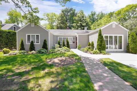 15 W Forest Avenue, Freeport, NY 11520