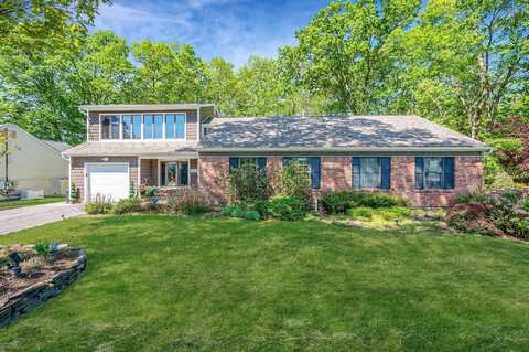 112 1st Avenue, Kings Park, NY 11754