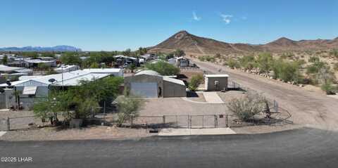 775 W Comanche Dr, Quartzsite, AZ 85346