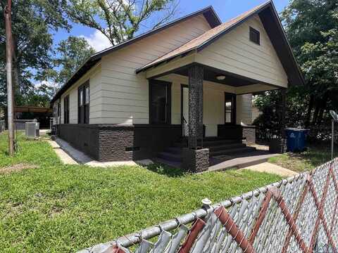 714 W Quitman, Gladewater, TX 75647