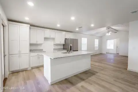 8004 Elm Avenue, Lubbock, TX 79404