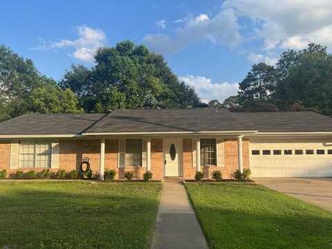 104 Pinecrest Court, Lufkin, TX 75901