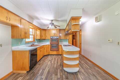 9 Green Meadows Drive, Doniphan, MO 63935