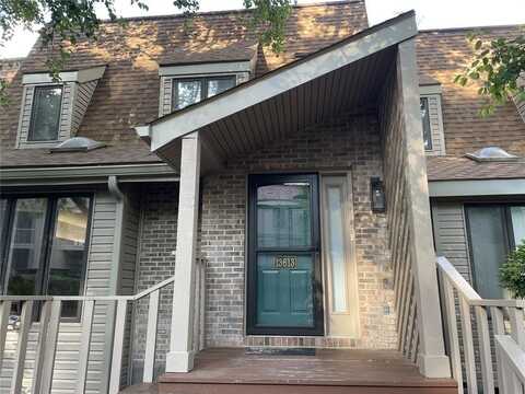 13613 Mason Oaks Lane, Saint Louis, MO 63131