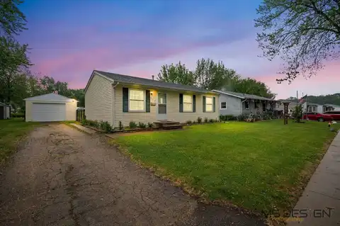 927 Lakeview Drive, Rochelle, IL 61068
