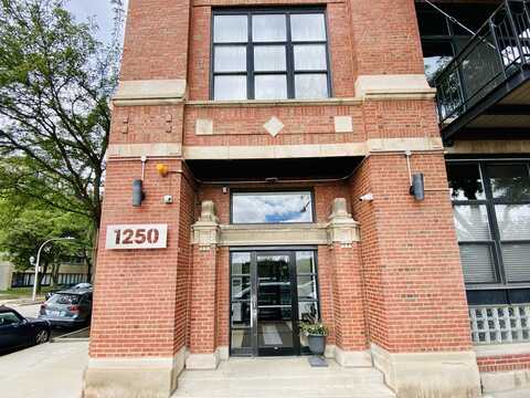 1250 W Van Buren Street, Chicago, IL 60607