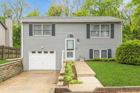 419 N Cresthill Avenue, McHenry, IL 60050