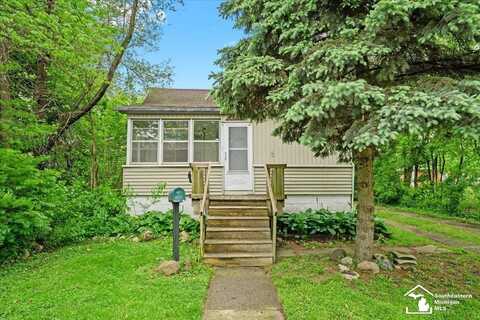2946 4th, Trenton, MI 48183