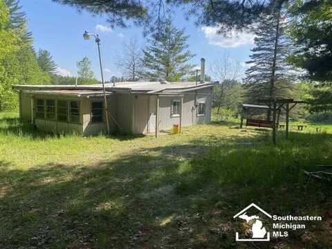 546 N M-30, Gladwin, MI 48624