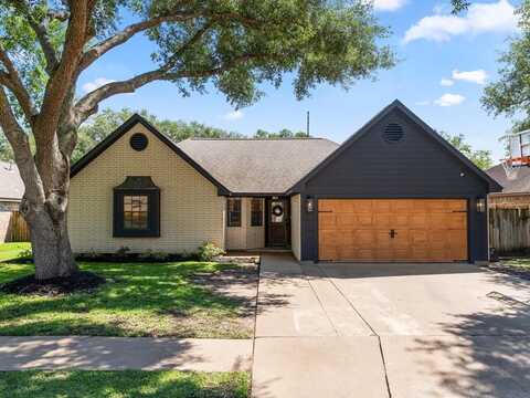 10 Janthina Street, Bay City, TX 77414