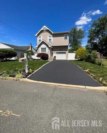 15-a Avenue B, Helmetta, NJ 08828