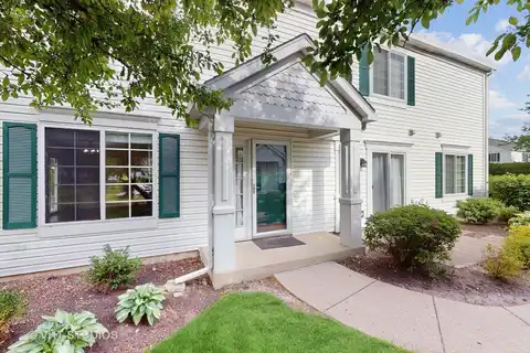 733 Fieldcrest Drive, South Elgin, IL 60177