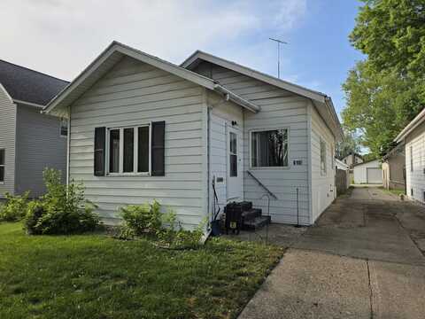 610 1/2 W 7th Street, Sterling, IL 61081