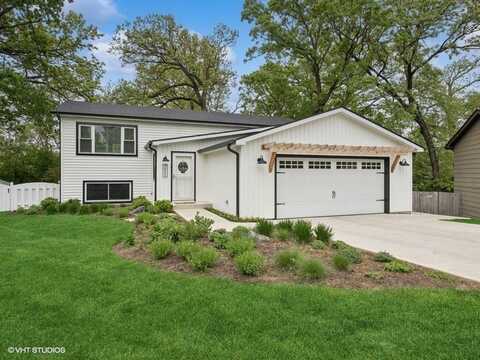 1811 MAPLEWOOD Court, Lindenhurst, IL 60046