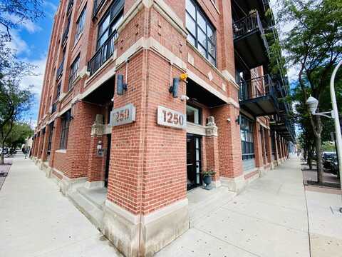 1250 W VAN BUREN Street, Chicago, IL 60607
