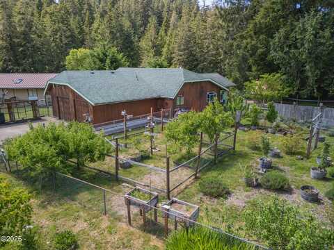 824 SE Home Port Lane, Waldport, OR 97394