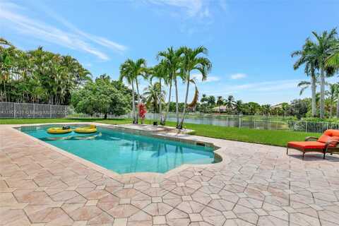4779 Tropicana Ave, Cooper City, FL 33330