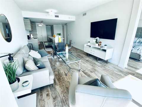 650 NE 32nd St, Miami, FL 33137