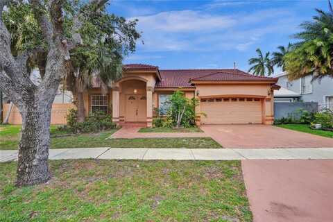 8749 NW 189th Ter, Hialeah, FL 33018