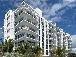 13800 Highland Dr, North Miami Beach, FL 33181
