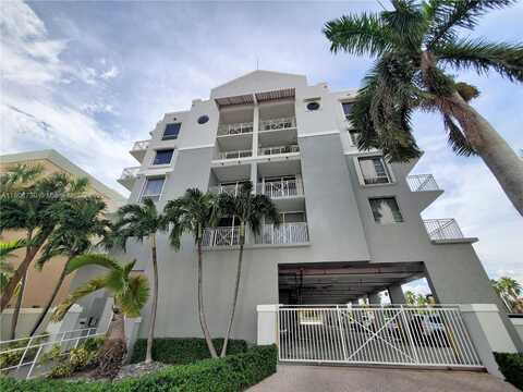 2642 Collins Ave, Miami Beach, FL 33140