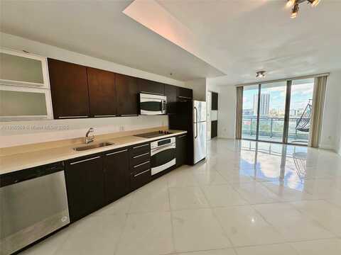 90 SW 3rd St, Miami, FL 33130