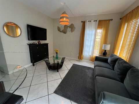 55 NW 69th St, Miami, FL 33150