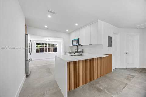 3420 SW 12th Pl, Fort Lauderdale, FL 33312