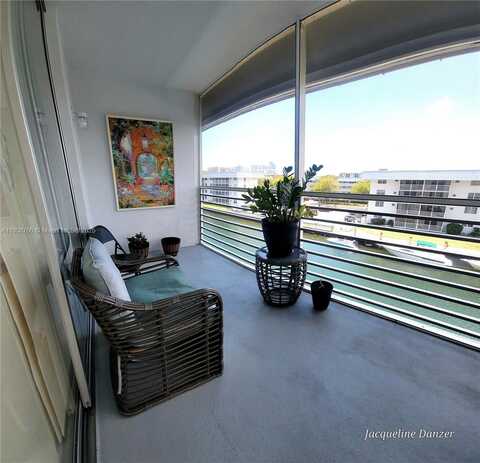 3600 NE 170th St, North Miami Beach, FL 33160