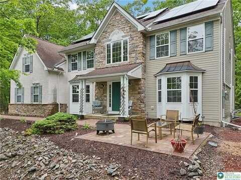 136 Outlook Court, Middle Smithfield, PA 18302