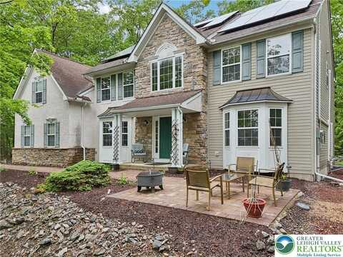 136 Outlook Court, Middle Smithfield Twp, PA 18302