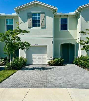 4370 Pond Lily Ln, Lake Worth, FL 33467