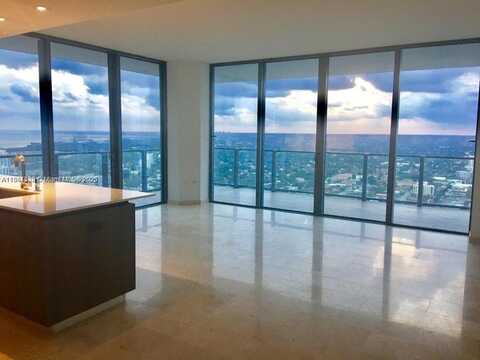 88 SW 7th St, Miami, FL 33130