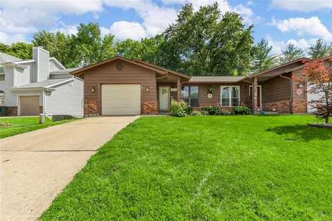 352 Della Drive, Saint Peters, MO 63376