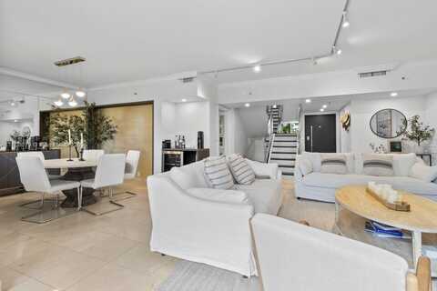 520 Brickell Key Dr, Miami, FL 33131