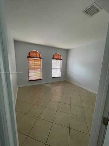 3252 NW 103 Place, Doral, FL 33172