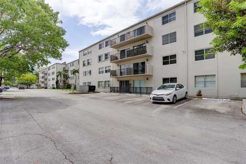 5501 NW 7th St, Miami, FL 33126