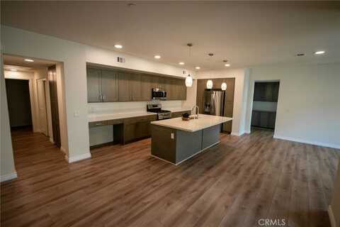 2850 Wagon Wheel Rd, Oxnard, CA 93036