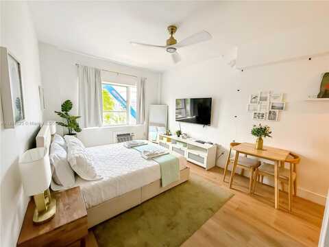 255 W 24th St, Miami Beach, FL 33140