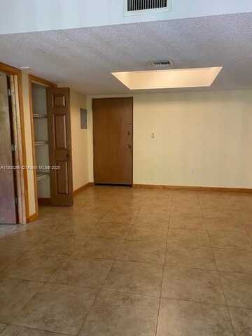 8004 SW 149th Ave, Miami, FL 33193