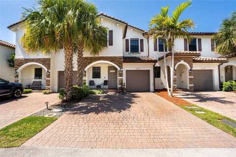 5421 NW 27th St, Margate, FL 33063