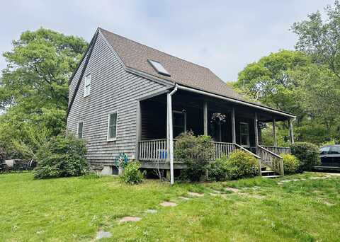 96 Manchester Avenue, Oak Bluffs, MA 02557
