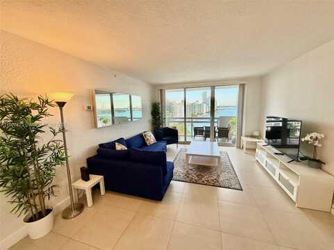 1500 Bay Rd, Miami Beach, FL 33139