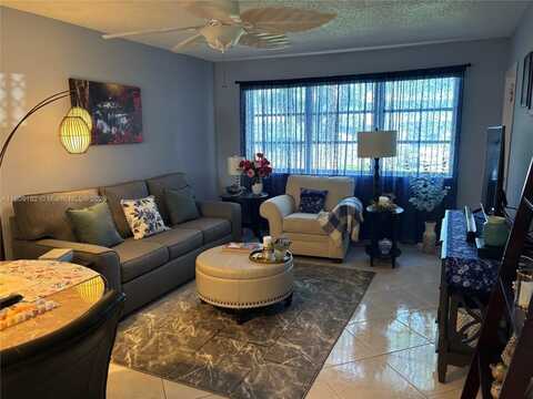 2223 Park Ln, Hollywood, FL 33021