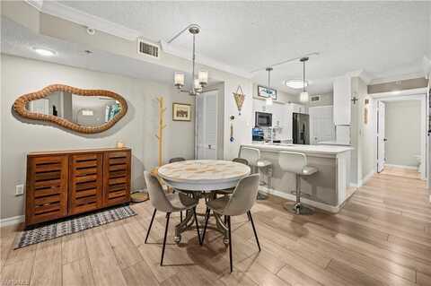 8950 Colonnades, BONITA SPRINGS, FL 34135